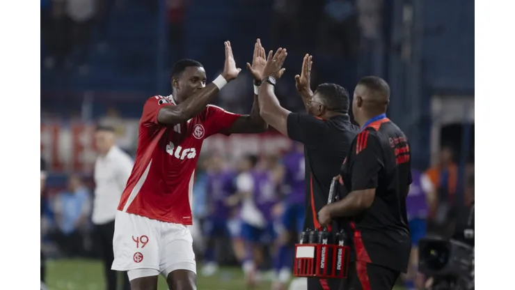 MONTEVIDEO, URUGUAY - MAY 15: Ricardo Mathias of Internacional celebrates after scoring the first goal of his team, during the Copa Libertadores group stage football match between Internacional and Nacional at the Gran Parque Central on May 15, 2025 in Montevideo, Uruguay. (Photo by Ernesto Ryan/Getty Images)
