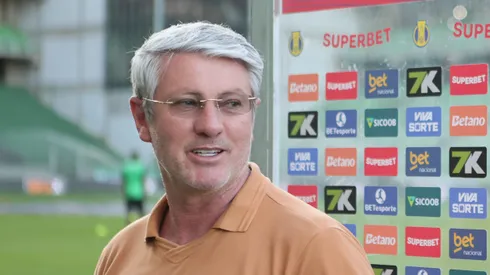 Odair Hellmann pode receber reforço vindo do Internacional.