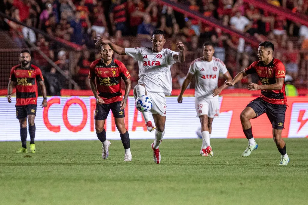 Ricardo Mathias em partida diante do Sport. Foto: Rafael Vieira/AGIF