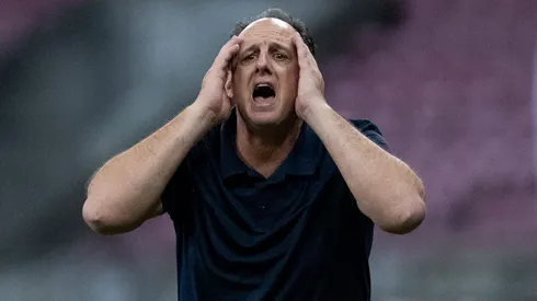 PE – RECIFE – 06/08/2025 – COPA DO BRASIL 2025, RETRO X BAHIA – Rogerio Ceni tecnico do Bahia durante partida contra o Retro no estadio Arena Pernambuco pelo campeonato Copa Do Brasil 2025. Foto: Rafael Vieira/AGIF