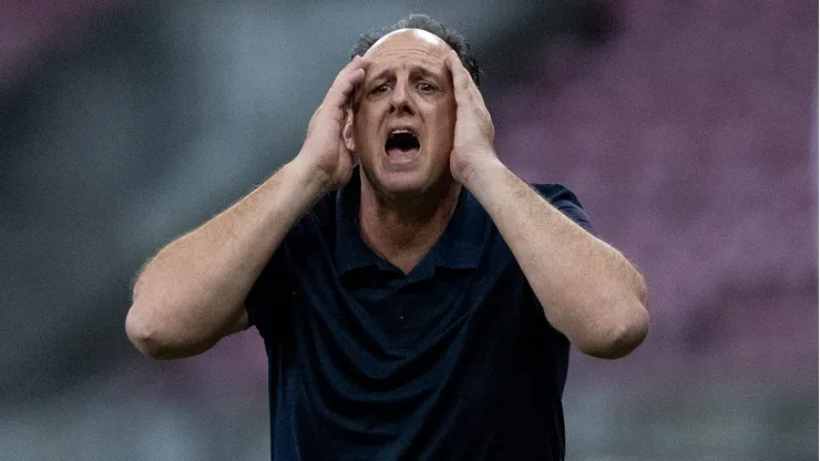PE - RECIFE - 06/08/2025 - COPA DO BRASIL 2025, RETRO X BAHIA - Rogerio Ceni tecnico do Bahia durante partida contra o Retro no estadio Arena Pernambuco pelo campeonato Copa Do Brasil 2025. Foto: Rafael Vieira/AGIF
