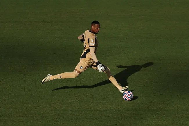 John atuando no Botafogo –  (Photo by Alex Pantling – FIFA/FIFA via Getty Images)