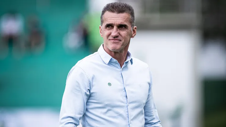 Mancini tecnico do Goias durante partida contra o Guarani no estadio Serrinha pelo campeonato Brasileiro B 2024. Foto: Isabela Azine/AGIF