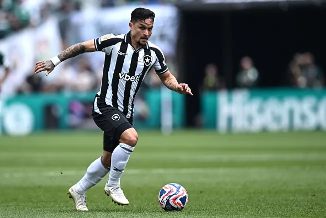 Artur, atuando no Botafogo –  (Photo by Image Photo Agency/Getty Images)