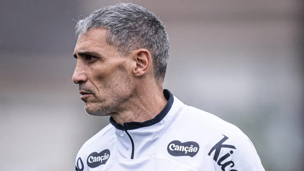 Juan Pablo Vojvoda, técnico do Santos. Foto: Raul Baretta/ Santos FC.