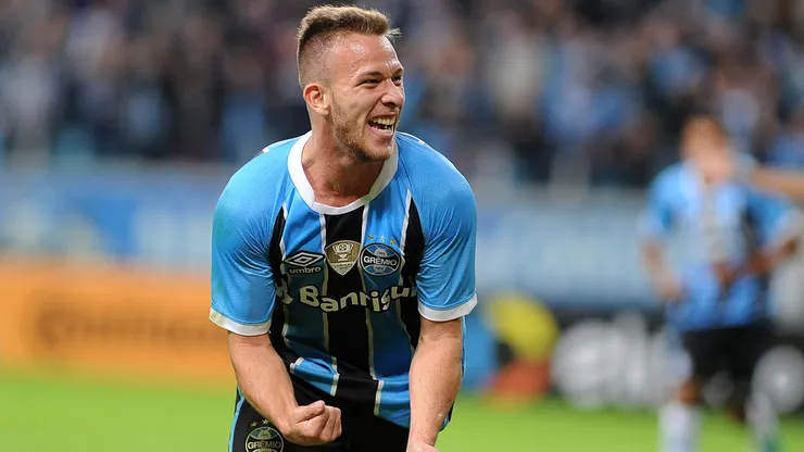 Jogador Arthur comemora gol durante partida na Arena do Gremio pela COPA DO BRASIL 2017