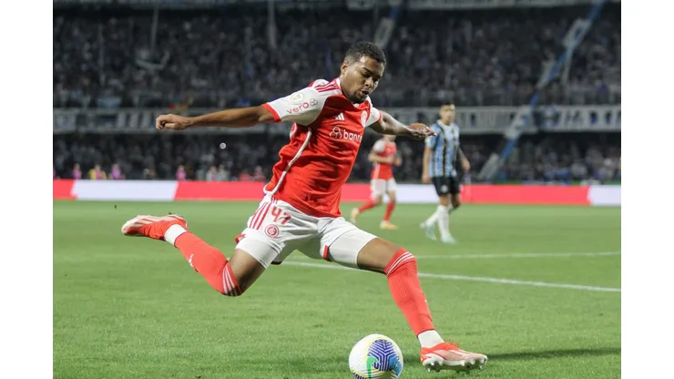 Internacional estipula preço milionário por Gustavo Prado