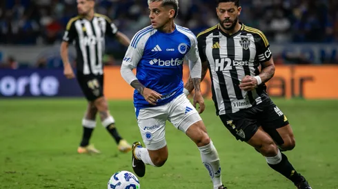 MG – BELO HORIZONTE – 18/05/2025 – BRASILEIRO A 2025, CRUZEIRO X ATLETICO-MG -Fagner jogador do Cruzeiro durante partida contra o Atletico-MG no estadio Mineirao pelo campeonato Brasileiro A 2025. Foto: Fernando Moreno/AGIF