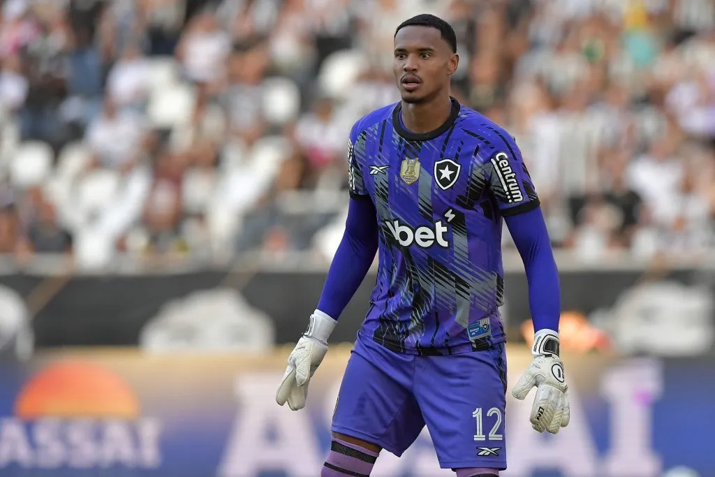 John goleiro do Botafogo durante partida contra o Cruzeiro –  Foto: Thiago Ribeiro/AGIF