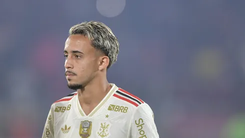 RJ – RIO DE JANEIRO – 31/07/2025 – COPA DO BRASIL 2025, FLAMENGO X ATLETICO-MG – Matheus Goncalves jogador do Flamengo durante partida contra o Atletico-MG no estadio Maracana pelo campeonato Copa Do Brasil 2025. Foto: Thiago Ribeiro/AGIF