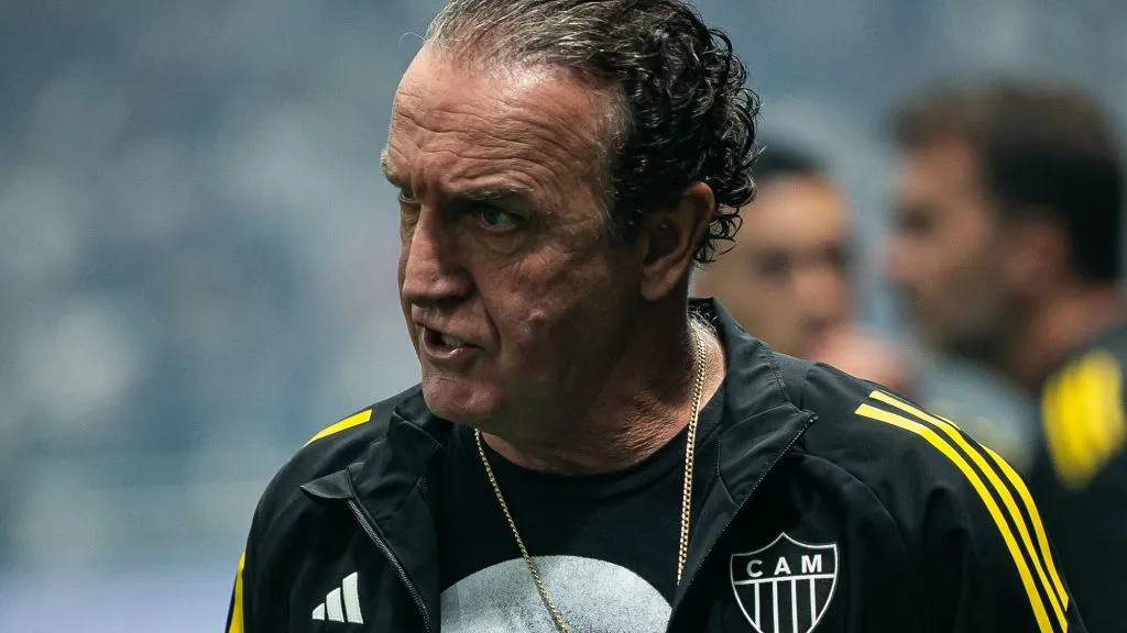 MG – BELO HORIZONTE – 27/08/2025 – COPA DO BRASIL 2025, ATLETICO-MG X CRUZEIRO – Cuca tecnico do Atletico-MG durante partida contra o Cruzeiro no estadio Arena MRV pelo campeonato Copa Do Brasil 2025. Foto: Fernando Moreno/AGIF