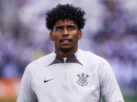 Hugo Souza mostra revolta após agressão em jogo do Corinthians