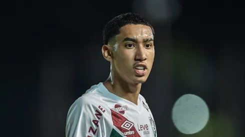 Vendido ao Shakhtar Donetsk, Isaque se despede do Fluminense