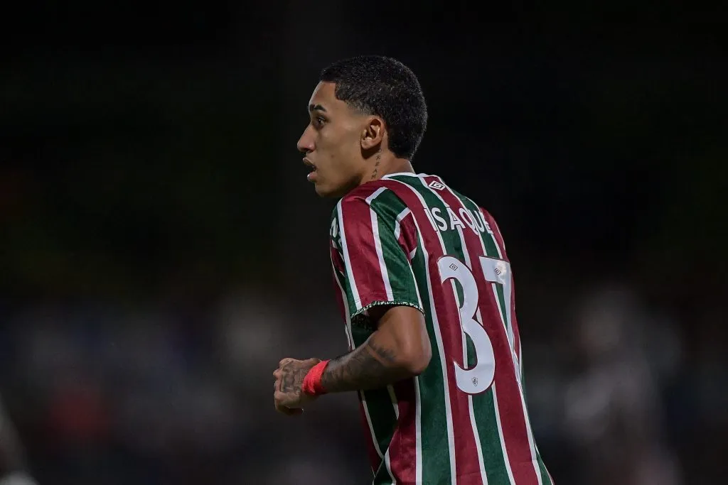 Isaque se despede do Fluminense. Foto: Thiago Ribeiro/AGIF