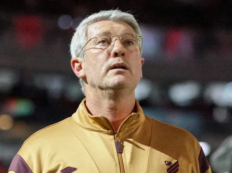 Odair Hellmann muda escalação do Athletico contra o Vila nova