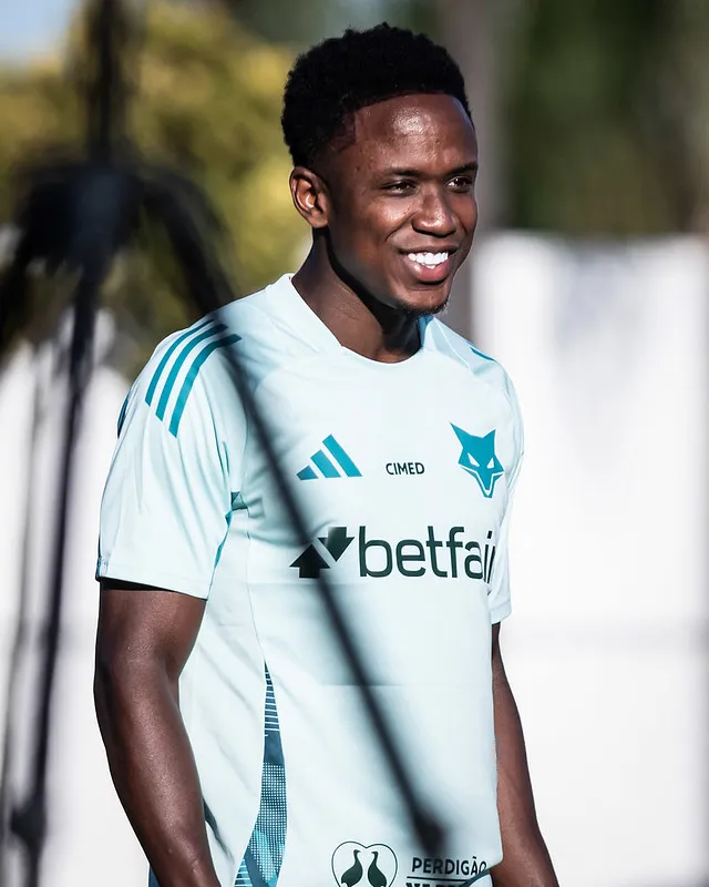 Luis Sinisterra treinando no Cruzeiro – Foto: Reprodução/Cruzeiro EC