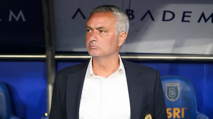 Head coach Jose Mourinho of Fenerbahce looks on during the Turkish Super League match between Istanbul Basaksehir and Fenerbahce at Ulker Stadium on May 9, 2025 in Istanbul, Turkey.