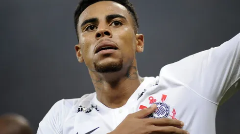 Gustagol durante partida contra o São Paulo no Campeonato Paulista de 2019.