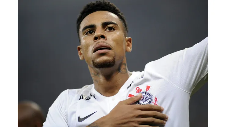 Gustagol durante partida contra o São Paulo no Campeonato Paulista de 2019.