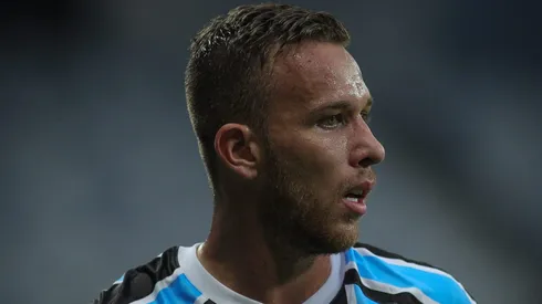 Arthur deve ficar no Grêmio após fim do empréstimo da Juventus