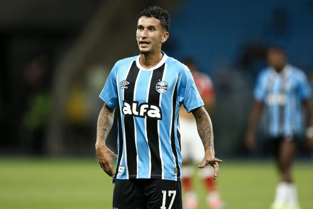 Dodi deve reassumir a titularidade no Grêmio (Foto: Pedro H. Tesch/Getty Images)