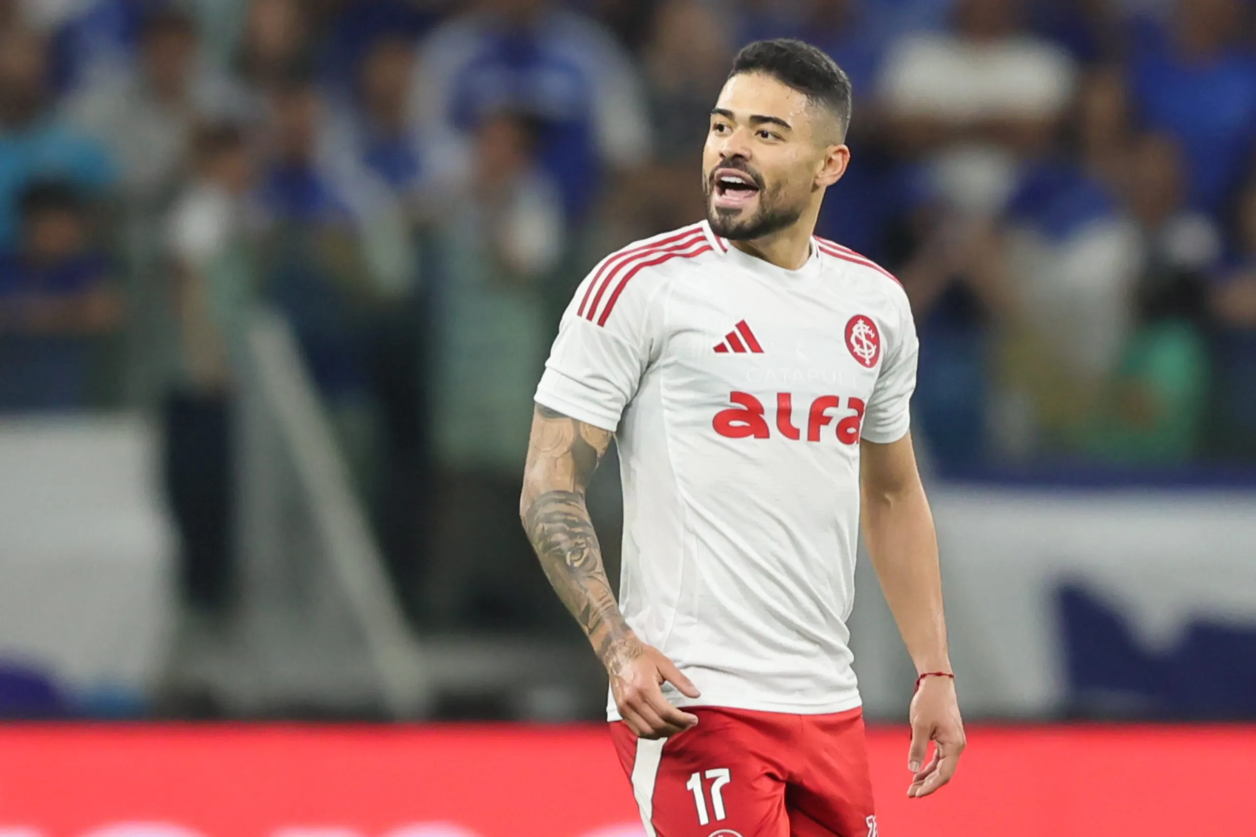 Bruno Tabata, meia do Internacional. Foto: Gilson Lobo/AGIF