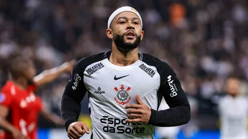 SP – SAO PAULO – 06/05/2025 – COPA SUL-AMERICANA 2025, CORINTHIANS X AMERICA DE CALI – Memphis Depay jogador do Corinthians durante partida contra o America de Cali no estadio Arena Corinthians pelo campeonato Copa Sul-americana 2025. Foto: Fabio Giannelli/AGIF