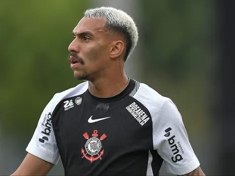 Matheuzinho, lateral do Corinthians, não tem lesão detectada após susto contra o Athletico-PR