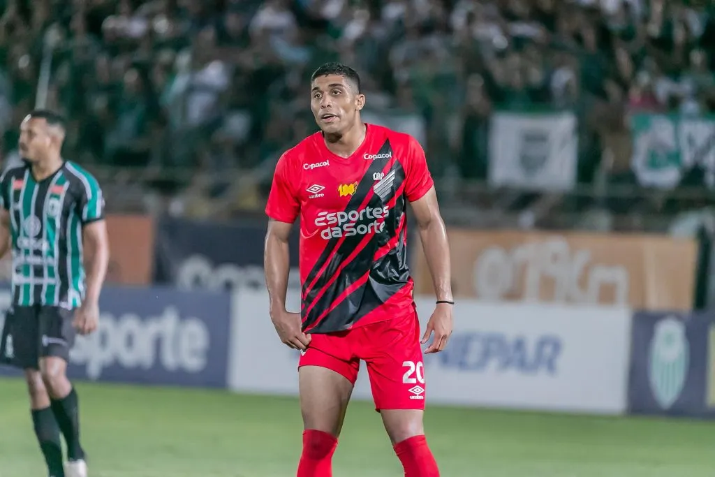 Julimar durante partida contra o Maringá no Campeonato Paranaense de 2024. Foto: Fernando Teramatsu/AGIF