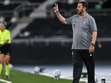Caio Couto, técnico do Santos, prega calma no confronto contra o Botafogo