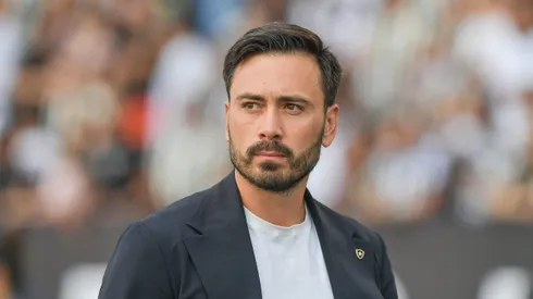 Davide Ancelotti tecnico do Botafogo durante partida contra o Cruzeiro no estadio Engenhao pelo campeonato Brasileiro A 2025. Foto: Thiago Ribeiro/AGIF