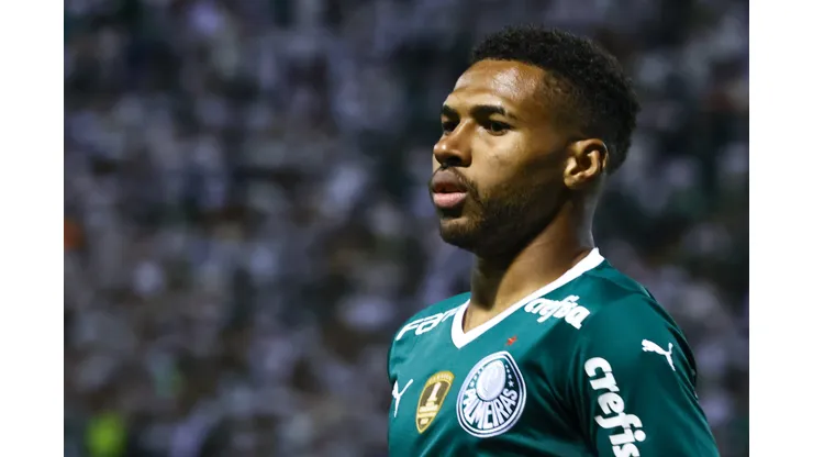Wesley durante Dérbi pelo Campeonato Brasileiro de 2022.