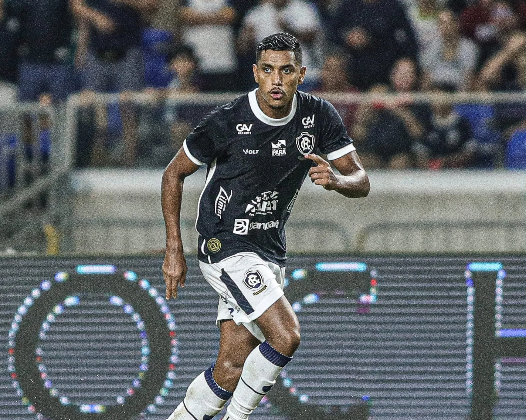 PA – BELEM – 14/05/2025 – BRASILEIRO B 2025, REMO X VILA NOVA-GO – Pedro Rocha jogador do Remo durante partida contra o Vila Nova-GO no estadio Mangueirao pelo campeonato Brasileiro B 2025. Foto: Marcos Junior/AGIF