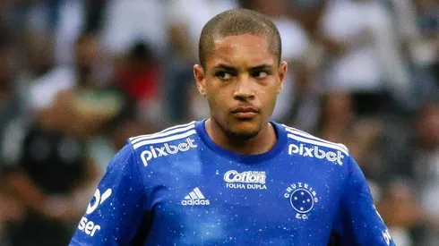 Vitor Roque durante confronto entre Cruzeiro e Athletic no Campeonato Mineiro de 2022.
