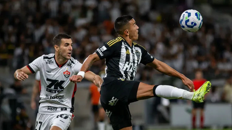 MG - BELO HORIZONTE - 13/04/2025 - BRASILEIRO A 2025, ATLETICO-MG X VITORIA - Cuello jogador do Atletico-MG durante partida contra o Vitoria no estadio Mineirao pelo campeonato Brasileiro A 2025. Foto: Fernando Moreno/AGIF