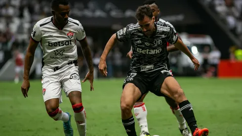 Vitória x Atlético-MG se enfrentam pelo Brasileirão. Foto: Fernando Moreno/AGIF