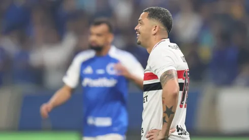 Luciano jogador do Sao Paulo lamenta durante partida contra o Cruzeiro no estadio Mineirao pelo campeonato Brasileiro A 2025. Foto: Gilson Lobo/AGIF