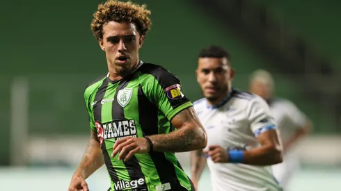 MG – BELO HORIZONTE – 05/02/2025 – MINEIRO 2025, AMERICA-MG X CRUZEIRO – Lucas Figueiredo jogador do America-MG durante partida contra o Cruzeiro no estadio Independencia pelo campeonato Mineiro 2025. Foto: Gilson Lobo/AGIF