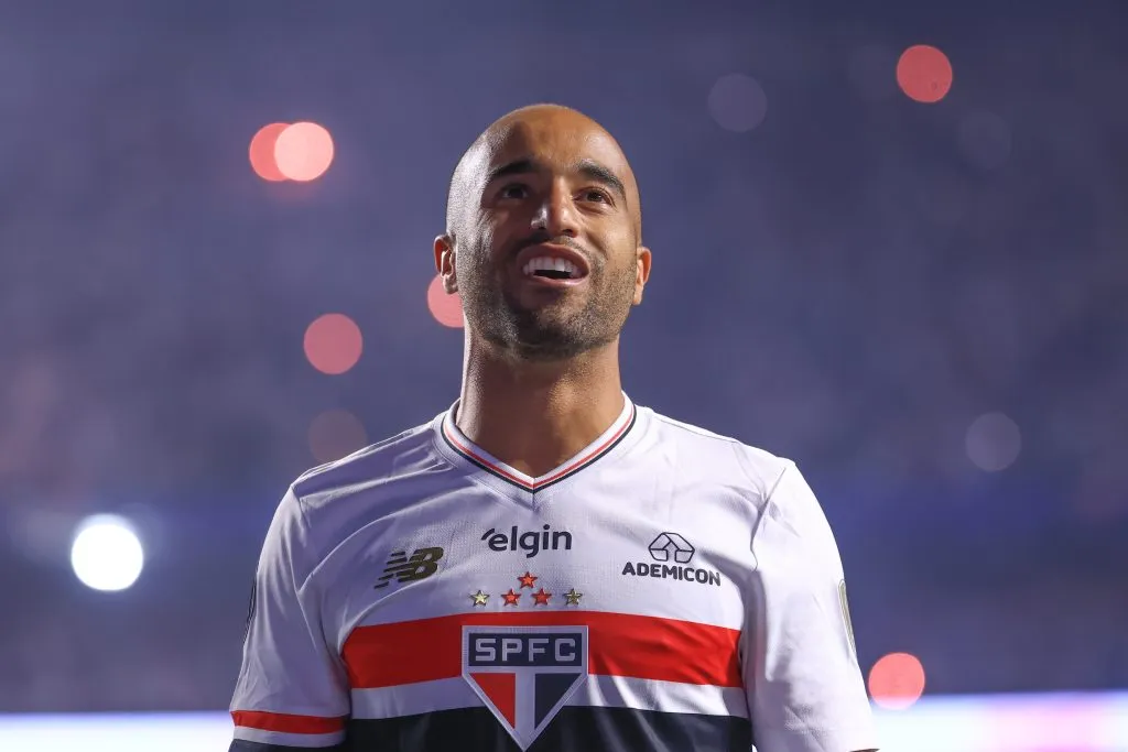 Lucas Moura durante partida contra o Atlético Nacional na Libertadores 2025. Foto: Marcello Zambrana/AGIF