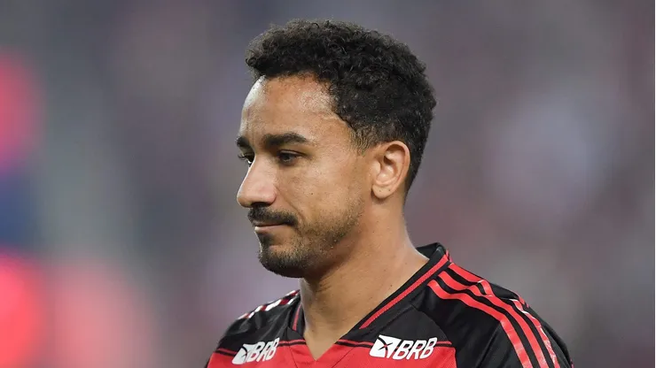 Danilo pode ser titular em Flamengo x Grêmio