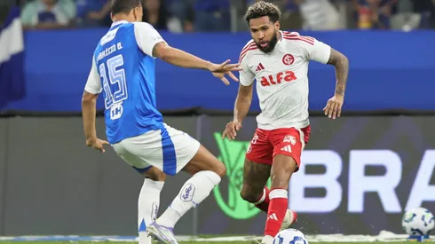 MG – BELO HORIZONTE – 23/08/2025 – BRASILEIRO A 2025, CRUZEIRO X INTERNACIONAL – Wesley jogador do Internacional durante partida contra o Cruzeiro no estadio Mineirao pelo campeonato Brasileiro A 2025. Foto: Gilson Lobo/AGIF
