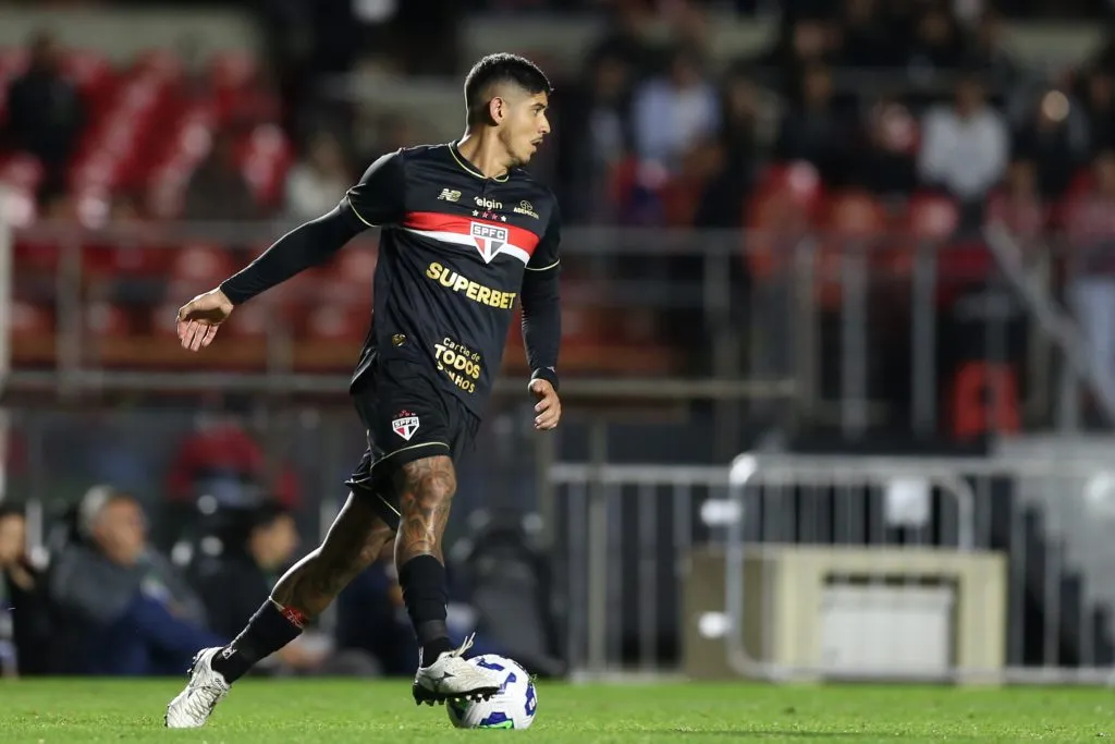 SP – SAO PAULO – 24/08/2025 – BRASILEIRO A 2025, SAO PAULO X ATLETICO-MG – Alan Franco jogador do Sao Paulo durante a partida contra o Atletico no estadio Morumbis em Sao Paulo (SP), pelo campeonato Brasileiro A 2025. Foto: Marlon Costa/AGIF