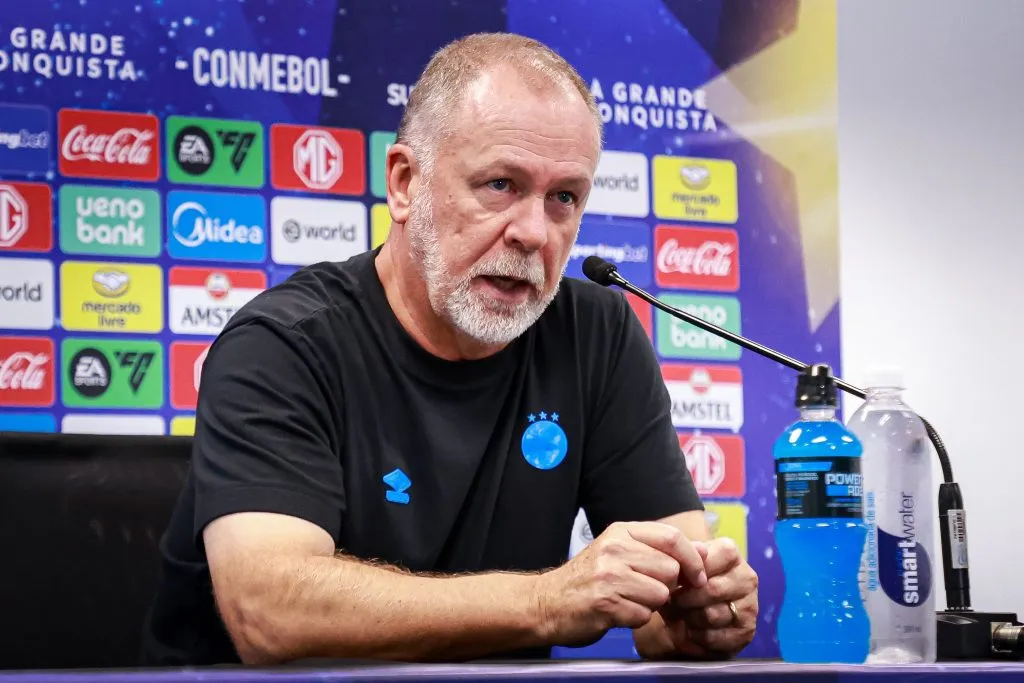 Desempenho de Mano Menezes à frente do Grêmio não vem agradando Neto. Foto: Maxi Franzoi/AGIF