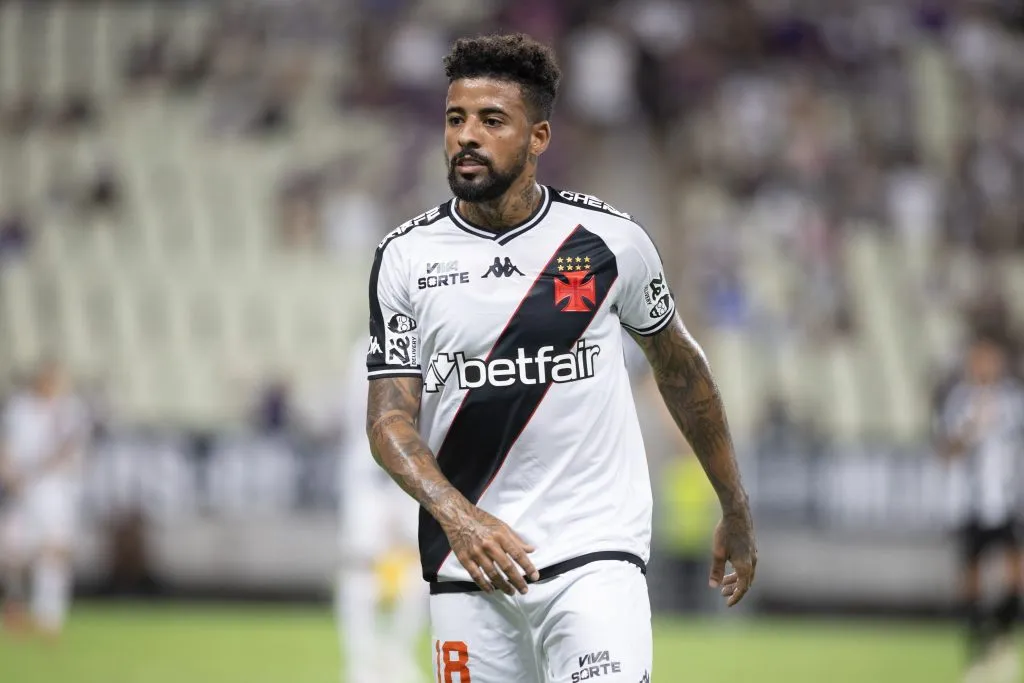 Paulinho durante partida contra o Ceará no Campeonato Brasileiro de 2025. Foto: Baggio Rodrigues/AGIF