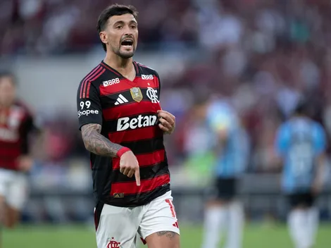 Arrascaeta lidera empate do Flamengo contra o Grêmio e vira destaque