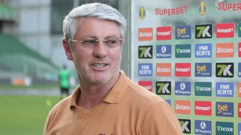 Odair Hellmann tecnico do Athletico-PR durante partida contra o America-MG no estadio Independencia pelo campeonato Brasileiro B 2025. Foto: Gilson Lobo/AGIF