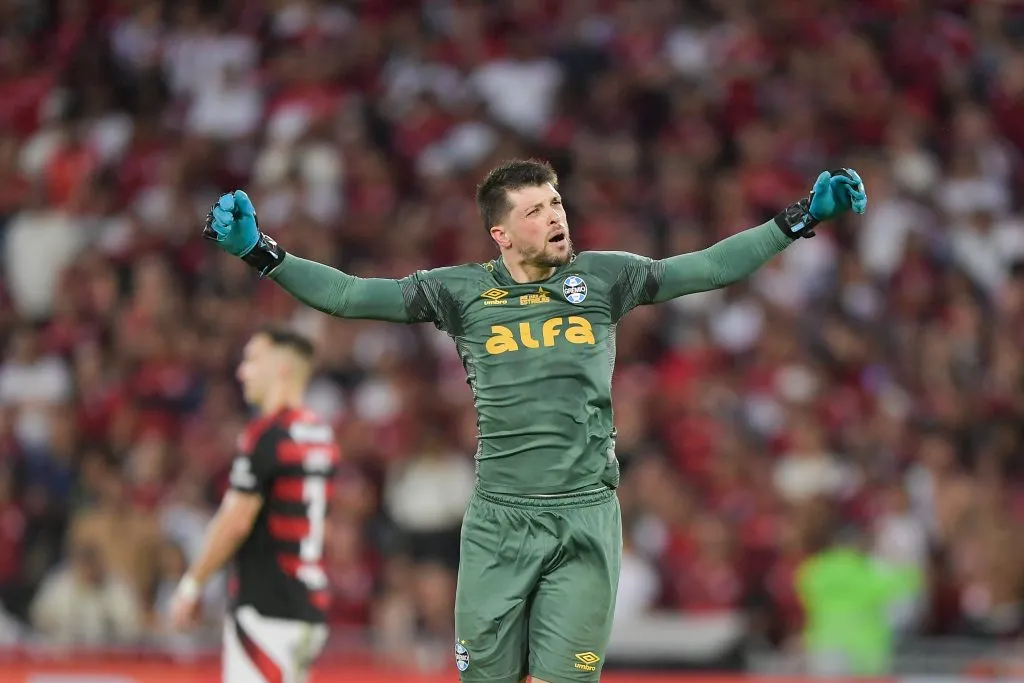 Tiago Volpi comemora seu gol contra o Flamengo. Foto: Thiago Ribeiro/AGIF
