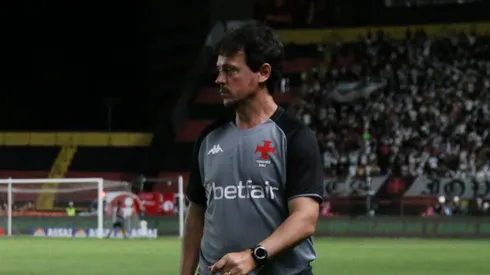 Fernando Diniz tecnico do Vasco durante a partida contra o Sport na Ilha do Retiro em Recife (PE) pelo campeonato Brasileiro A 2025. Foto: Marlon Costa/AGIF