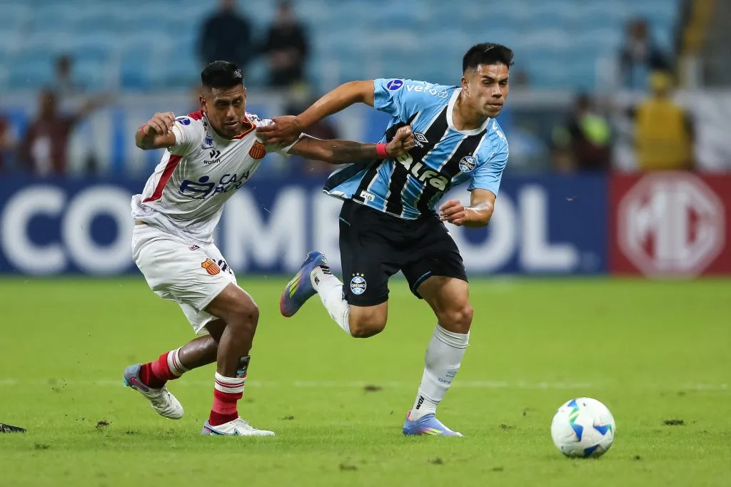 Aravena Grêmio Chile 2025 convocação Brasil Copa do Mundo