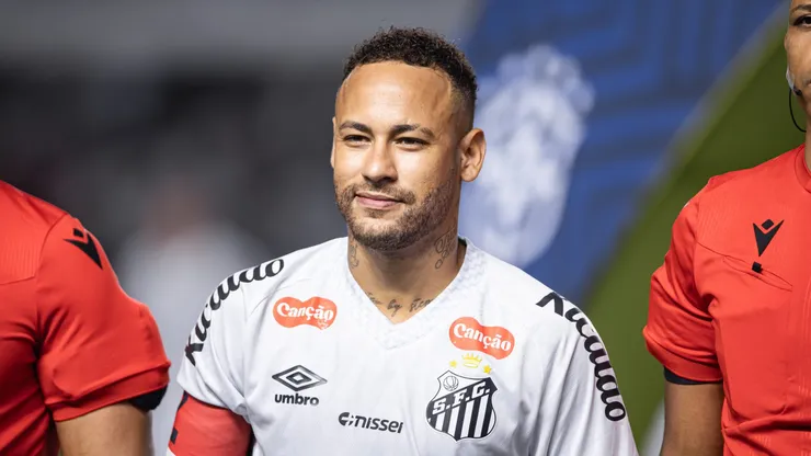 Neymar jogador do Santos durante partida contra o Atletico-MG no estadio Vila Belmiro pelo campeonato Brasileiro A 2025.